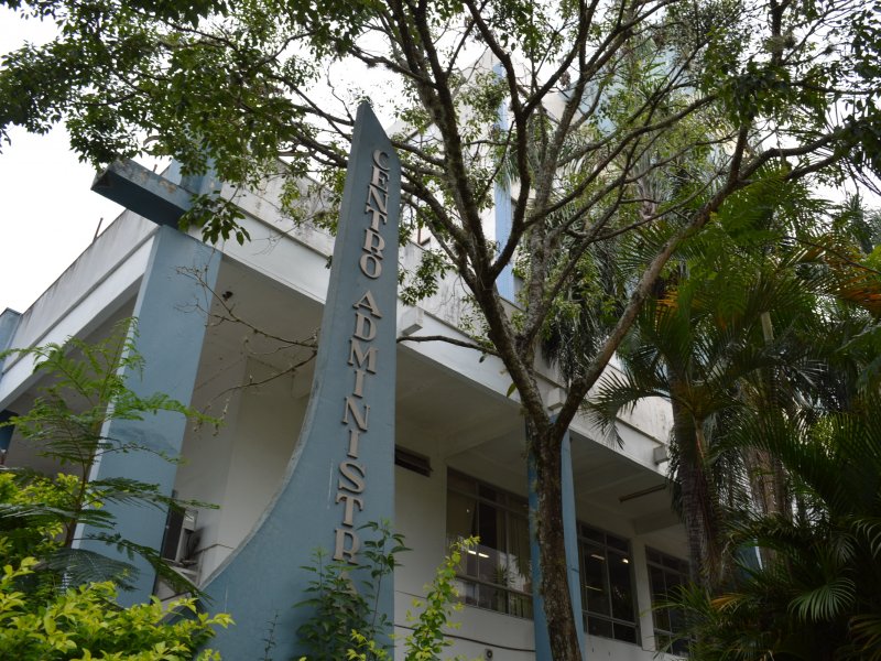 Seis candidatos concorrem a prefeito